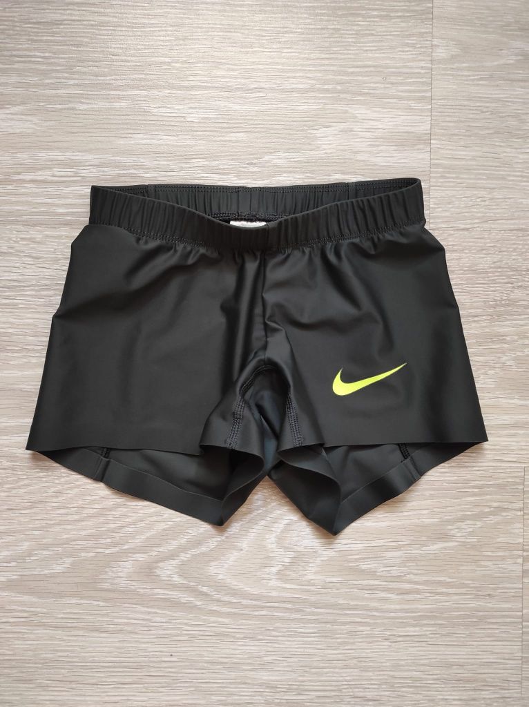 Pantaloni scurți fetițe Nike  S (5/7ani )