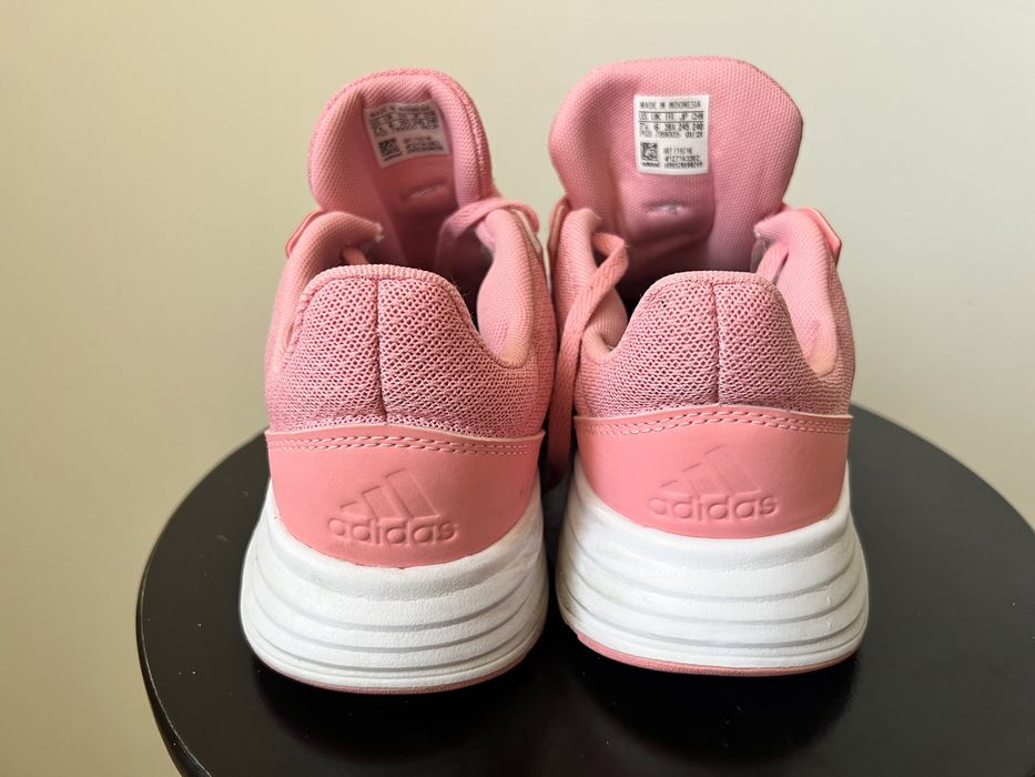 Маратонки Adidas 39 номер