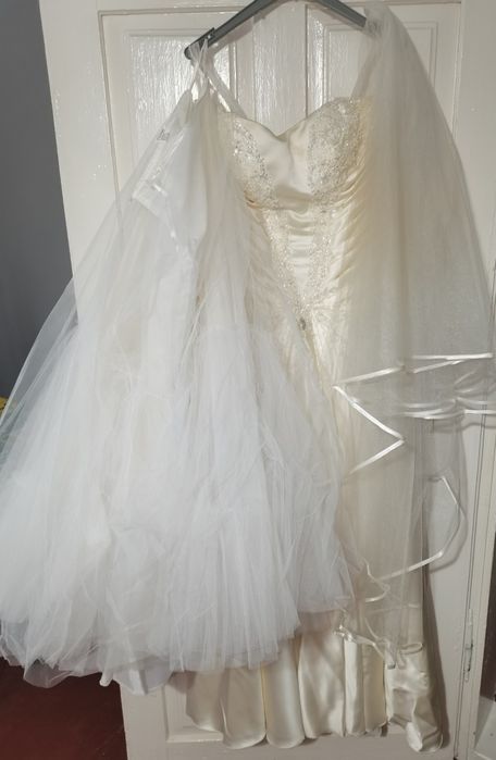Vând rochie de mireasa.