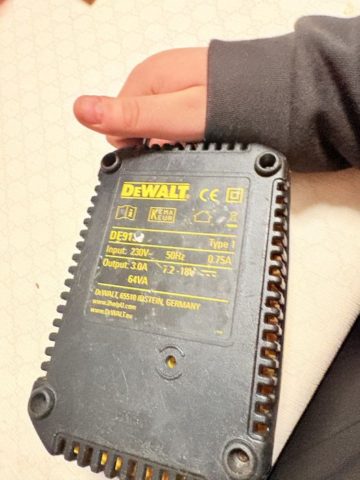 Incarcator dewalt impecabil stoc 3buc 30lei buc