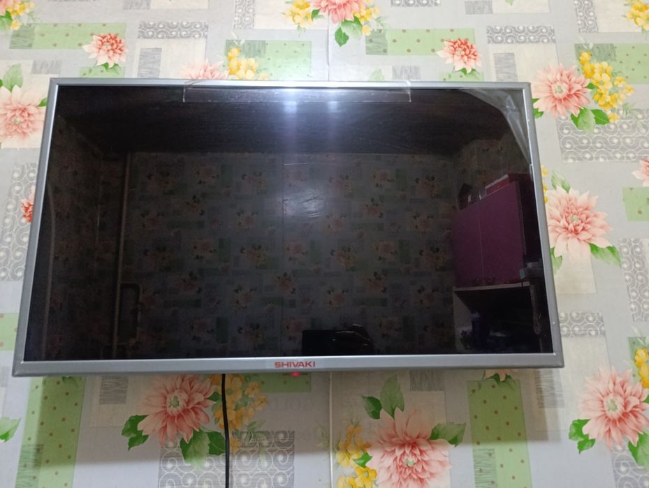 Продам телевизор смарт ТВ андроид фирма Shivaki идеальное состояние