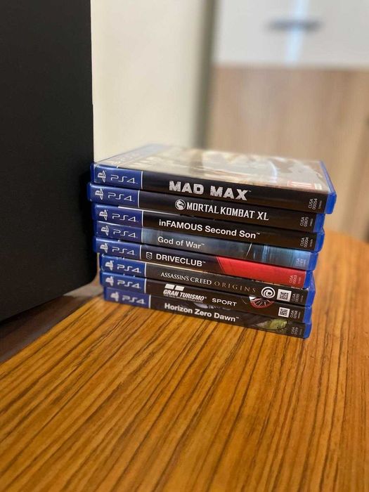 vand ps4 slim cu stand si 2 joistick