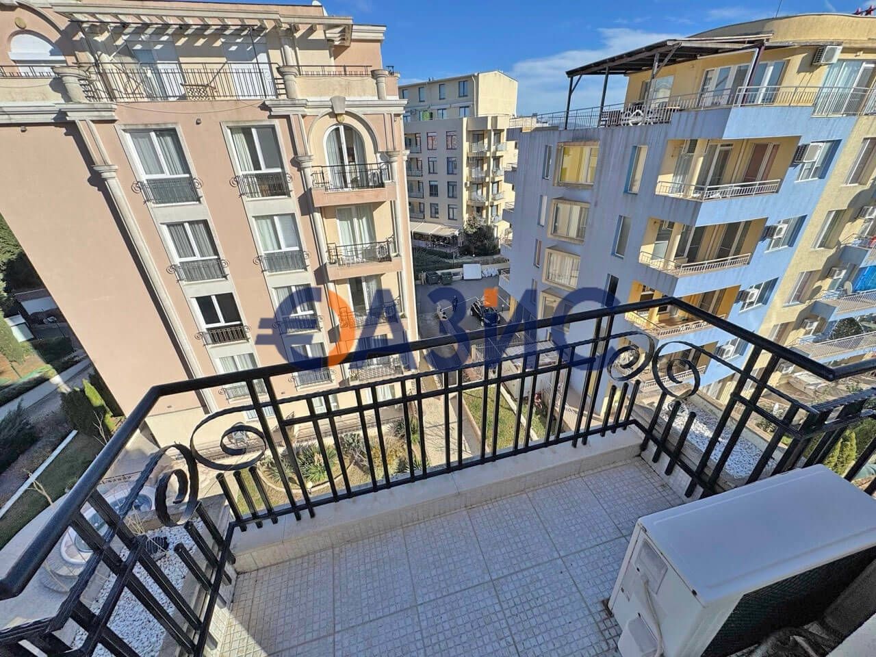 Продава се Двустаен апартамент в к.к. Слънчев бряг - 40 кв.м за 1413 €/кв.м - Снимка #12