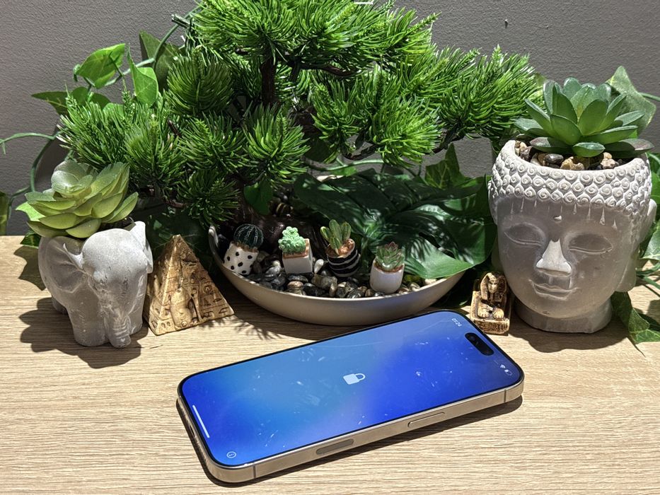 Iphone 16 pro de piese cu bypass