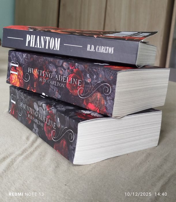 "Преследването на Аделайн"(на английски)