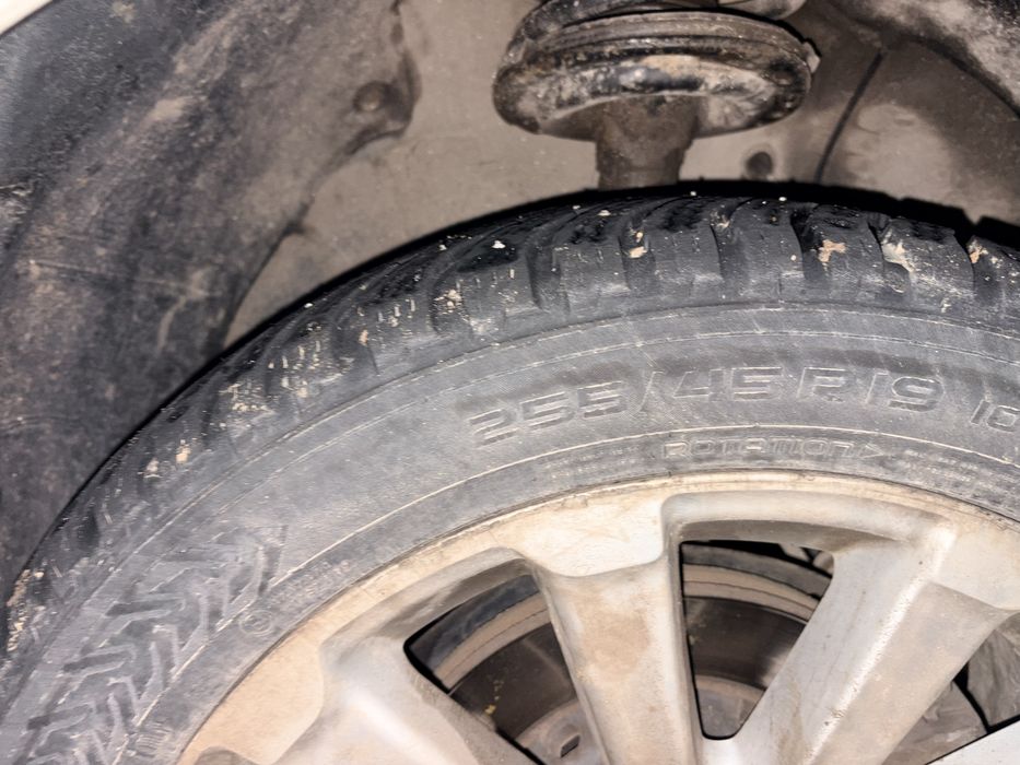 Зимние шины 255/45/R19