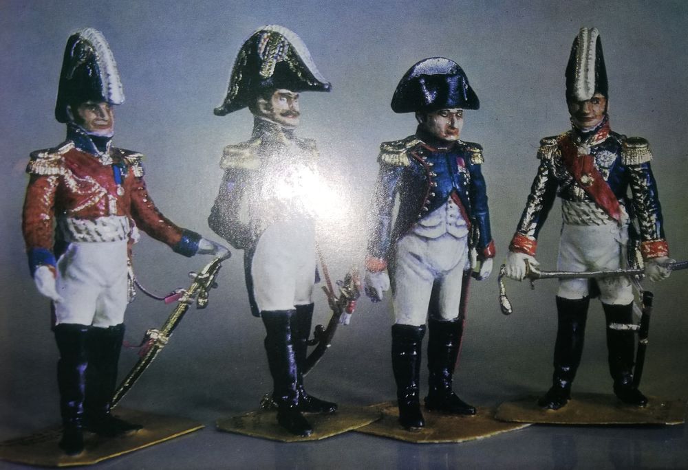 "Гид по коллекции антикварных солдатиков" "Польское прикладное искусст