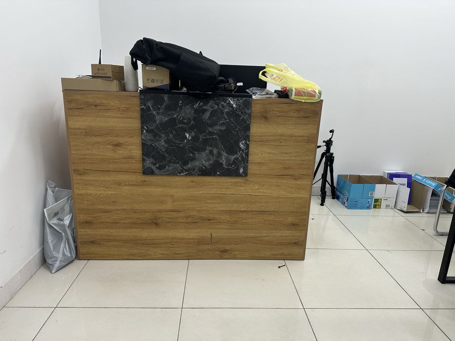 Reception stol sotiladi