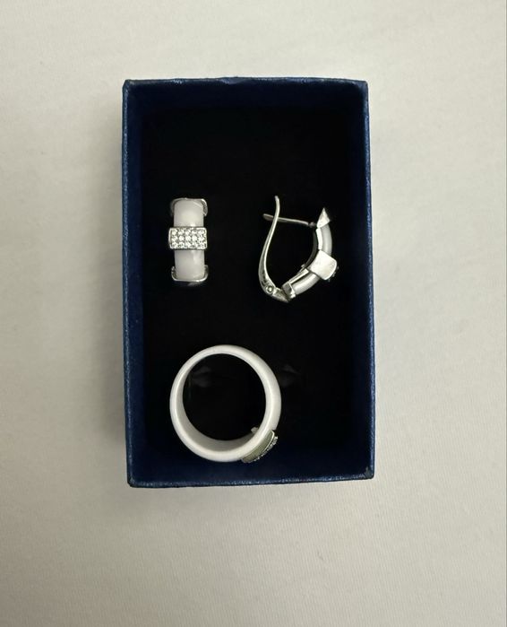 Украшение из серебра