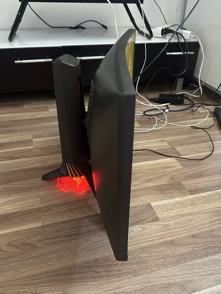Asus ROG Swift PG27VQ – 165Hz, 2K, 27 инча геймърски монитор