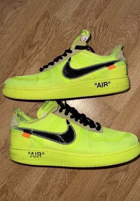 Nike AirForce 1 VOLT