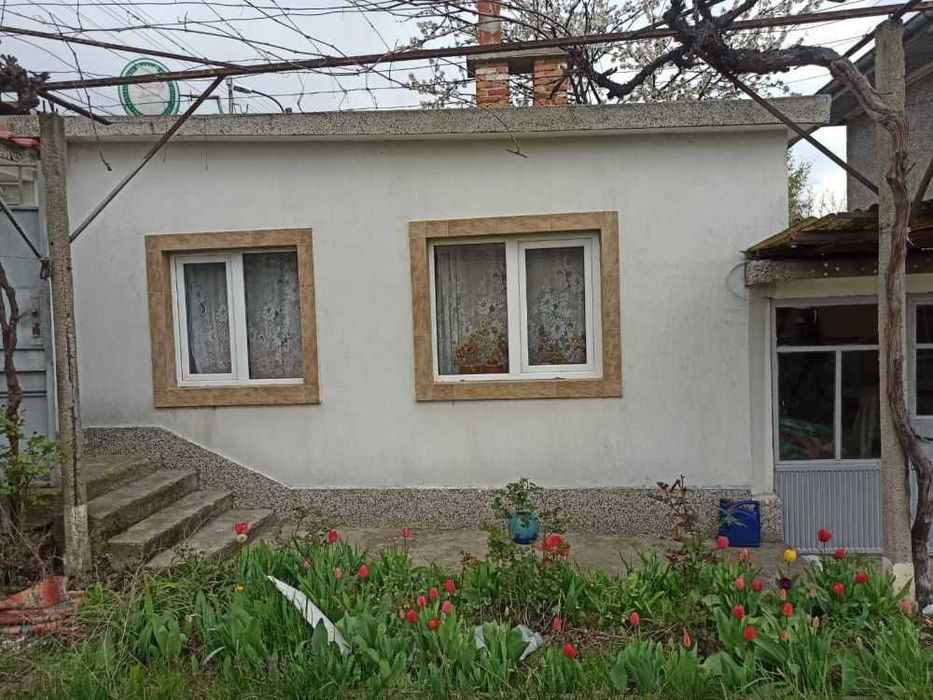 с.Розово, къща, тухла, двор 1,1 дка