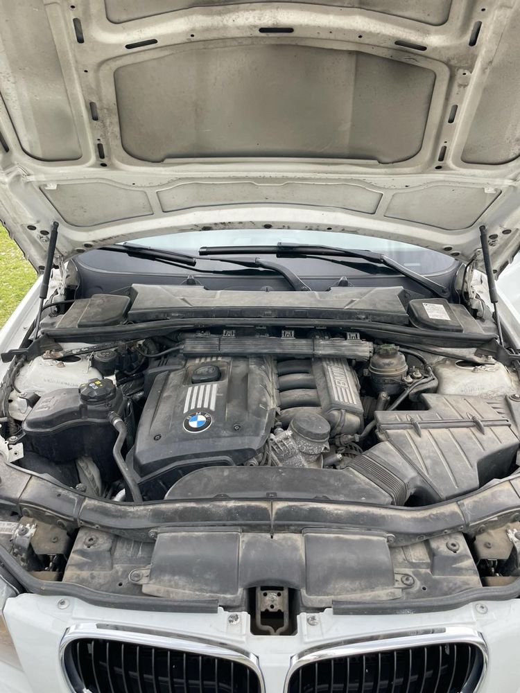 BMW 323 i 2011 е90 седан