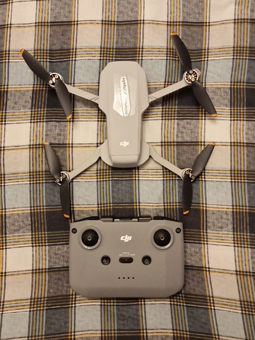 Dronă DJI Mini 2