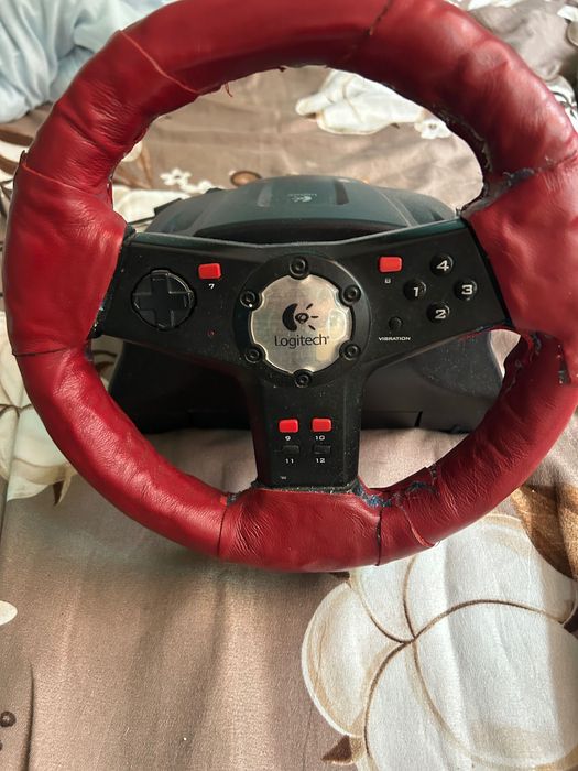Volan logitech cu pedale