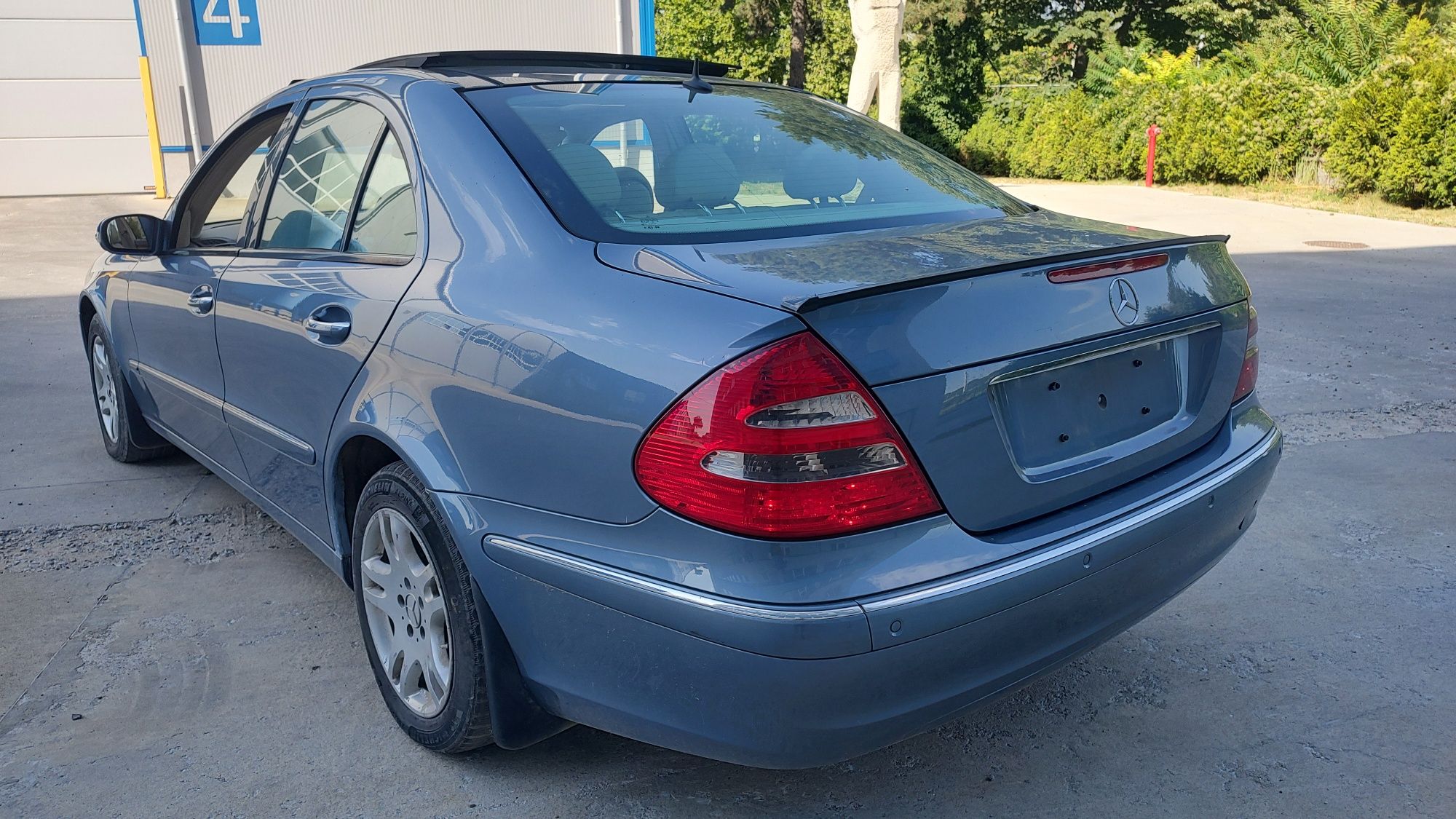 Mercedes W211 E на ЧАСТИ