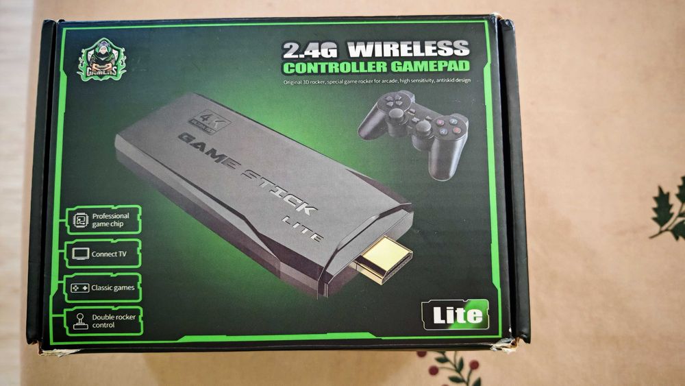 Конзола за игри / Флашка + 2 Джойстика