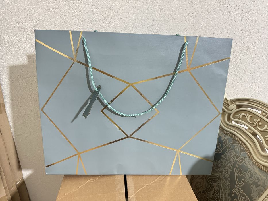 Подарочные пакеты большого размера