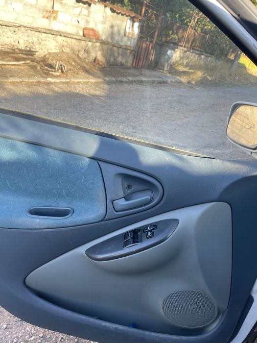 Toyota Yaris 1.0 на части