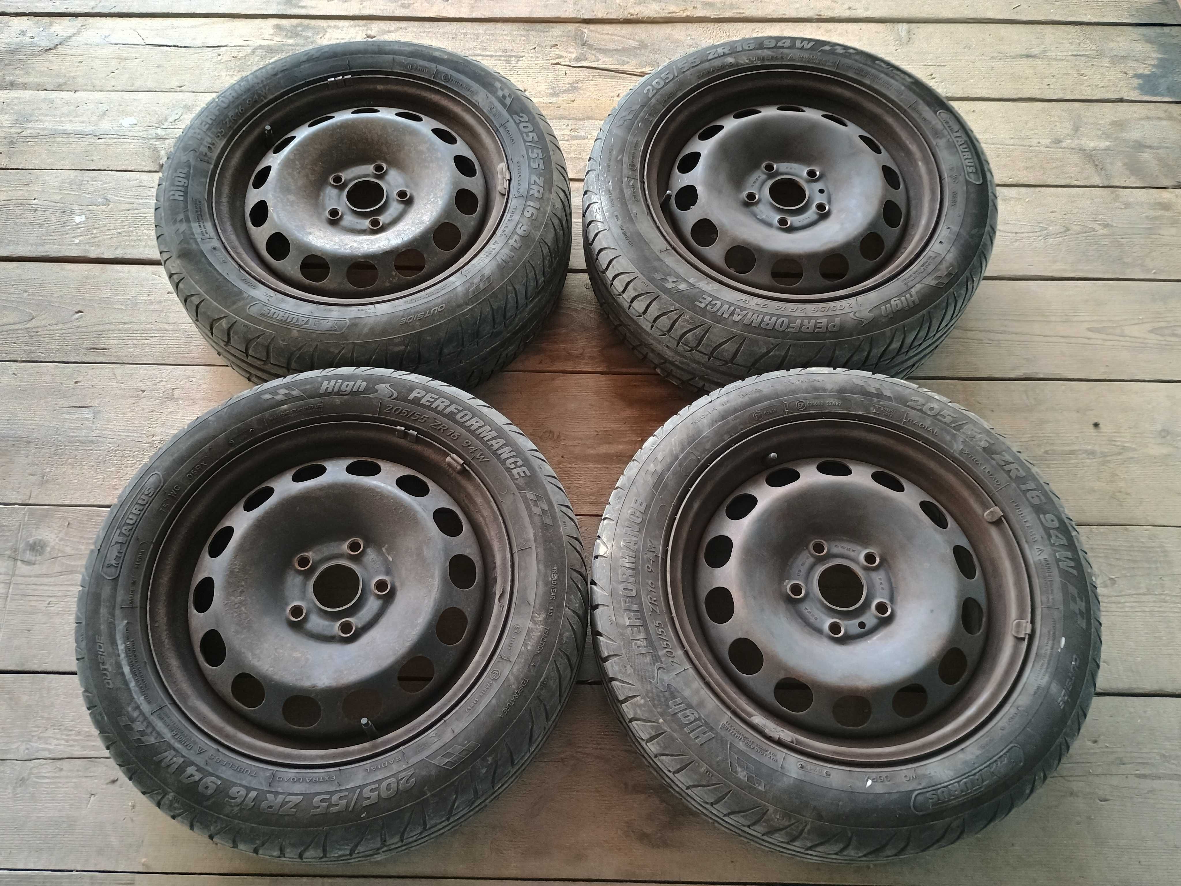 4 Roti cu cauciucuri Taurus de vara aproape noi 205/155/16 -1000 ron