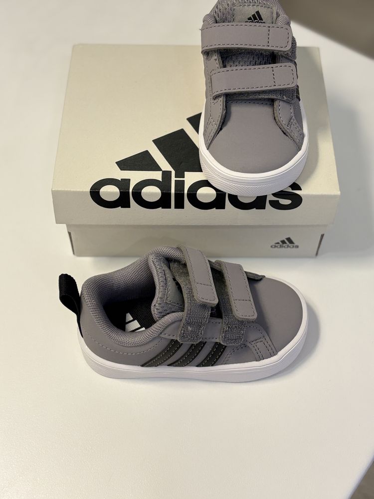 Adidas обувки размер 20