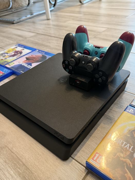 Vand PlayStation 4,500 GB