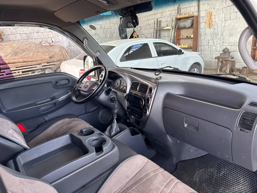 KIA Bongo.      z