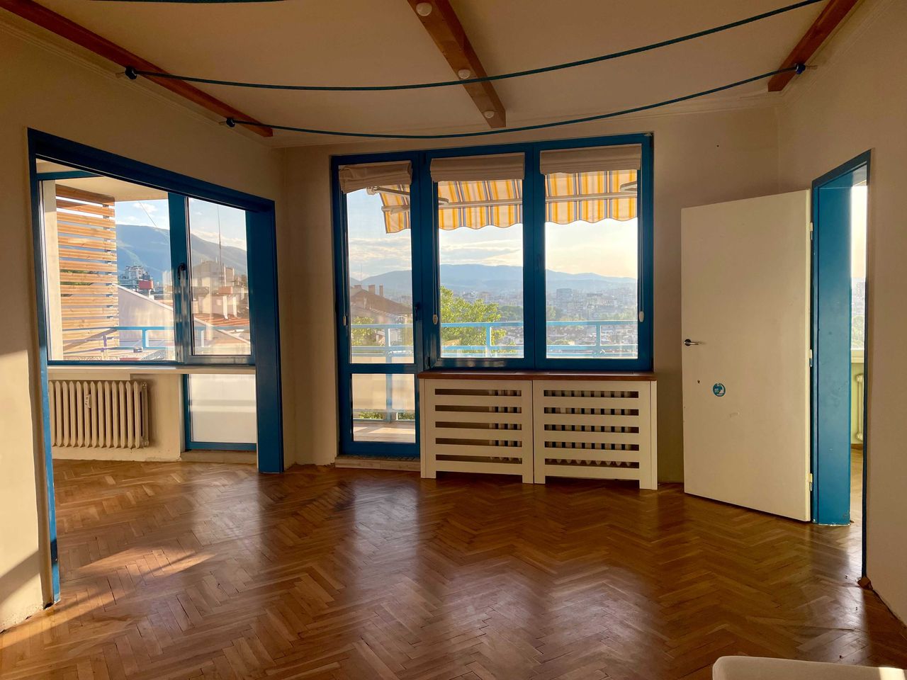 Продава се Тристаен апартамент в София, Лозенец - 120 кв.м за 4000 €/кв.м - Снимка #1