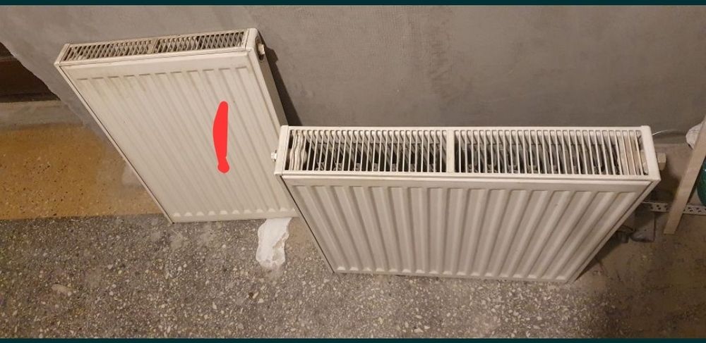 Vând 2  calorifere oțel, 150 de lei buc.