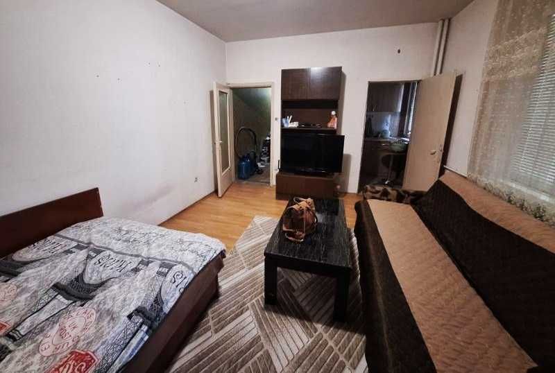 Дава се под наем Едностаен апартамент в София, Надежда 2 - 38 кв.м за 250 € - Снимка #2