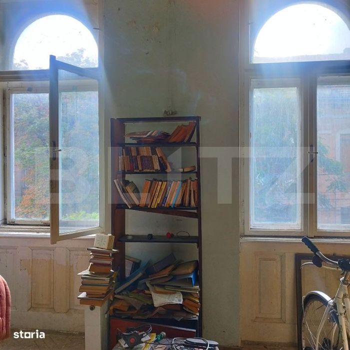Lumina, spatiu si istorie- 4 camere, balcon, fatada renovata
