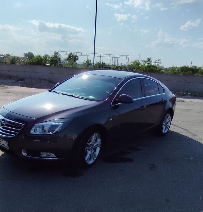 Vând Opel Insignia Euro 5 sau Schimb cu Hibrid