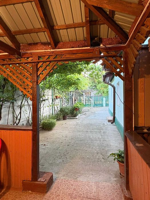 Vand casa sau schimb cu apartament in Alexandria sau Bucuresti