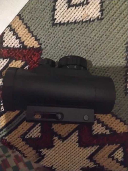 Vizor Red Dot 1x40RD, cu montura telescopica de 11-22 mm (1X40RD),nou