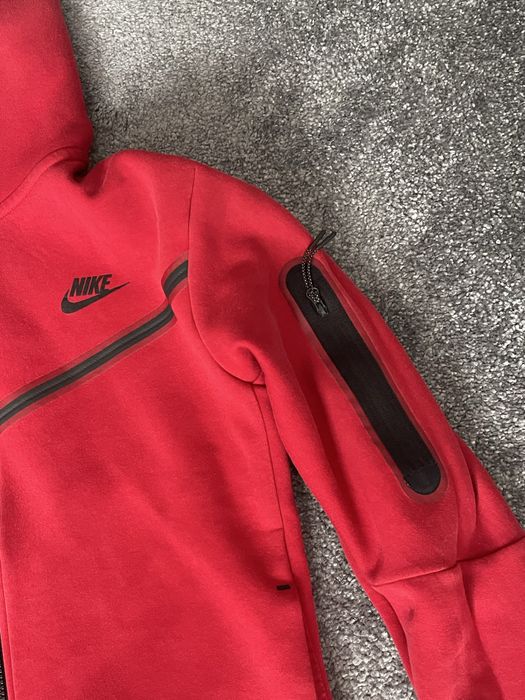 Nike Tech Fleece Червен