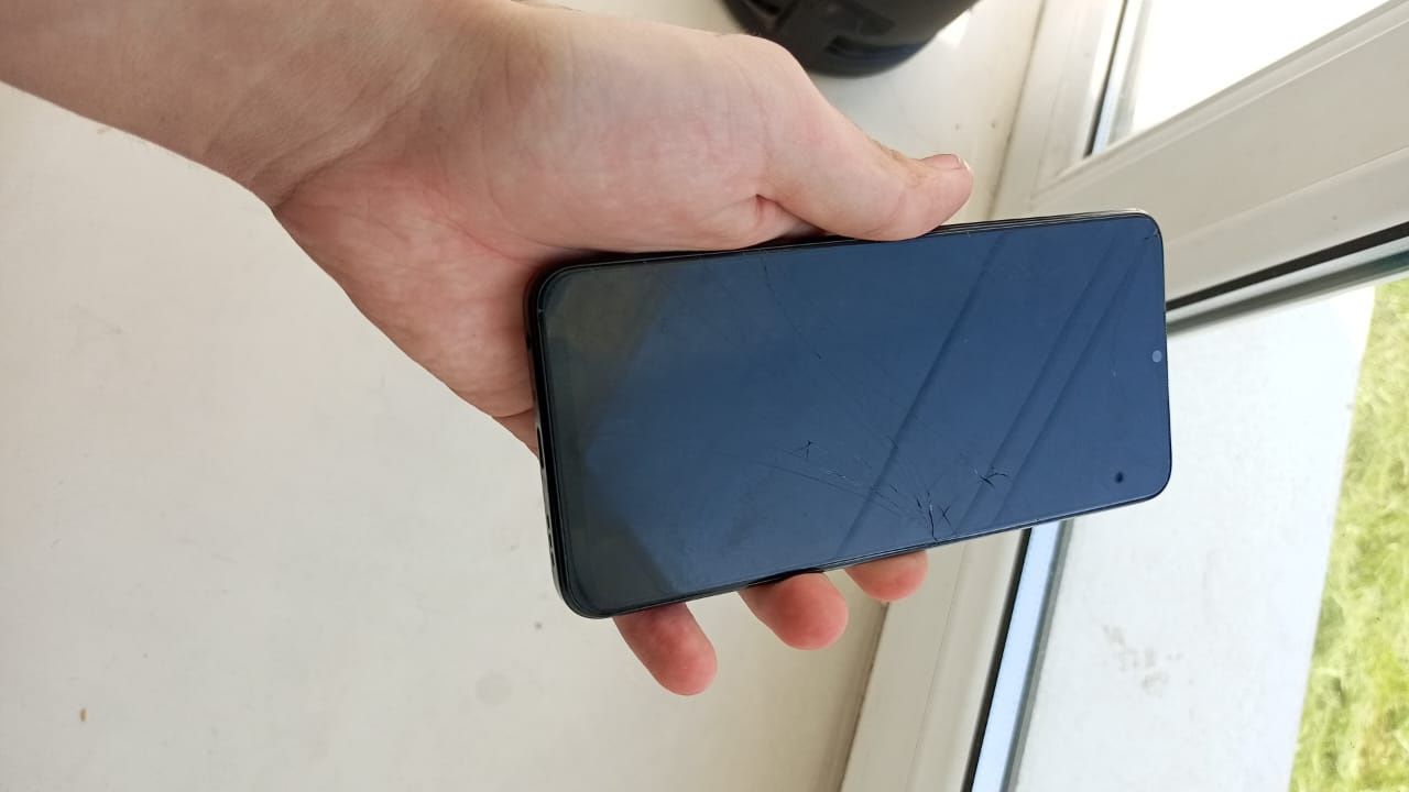 Oppo A18 128гб .