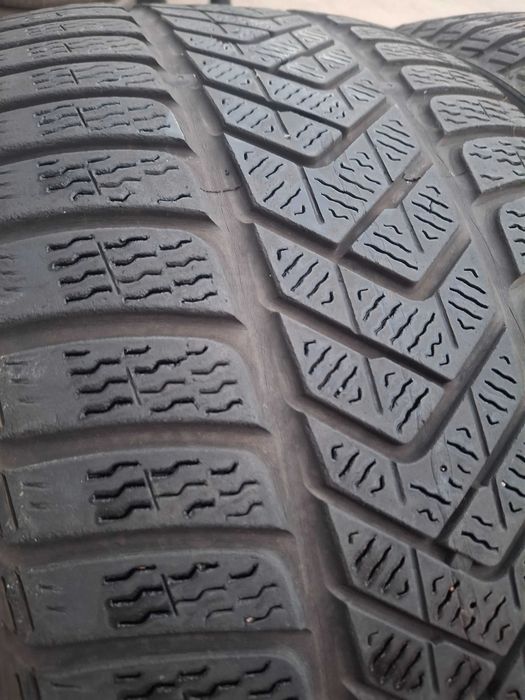 2бр. зимни гуми 265/35/21 Pirelli
