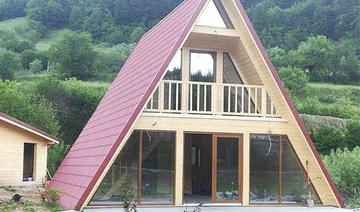 Cabane stil A Frame si case din structura de lemn, dimensiuni in funct
