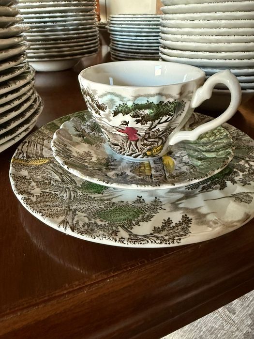 Myotts hunter ,Royal Albert, două seturi cfaea