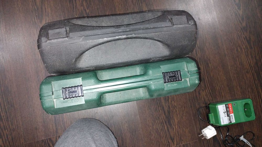 masini de gaurit portabile, la pachet,stare foarte buna,