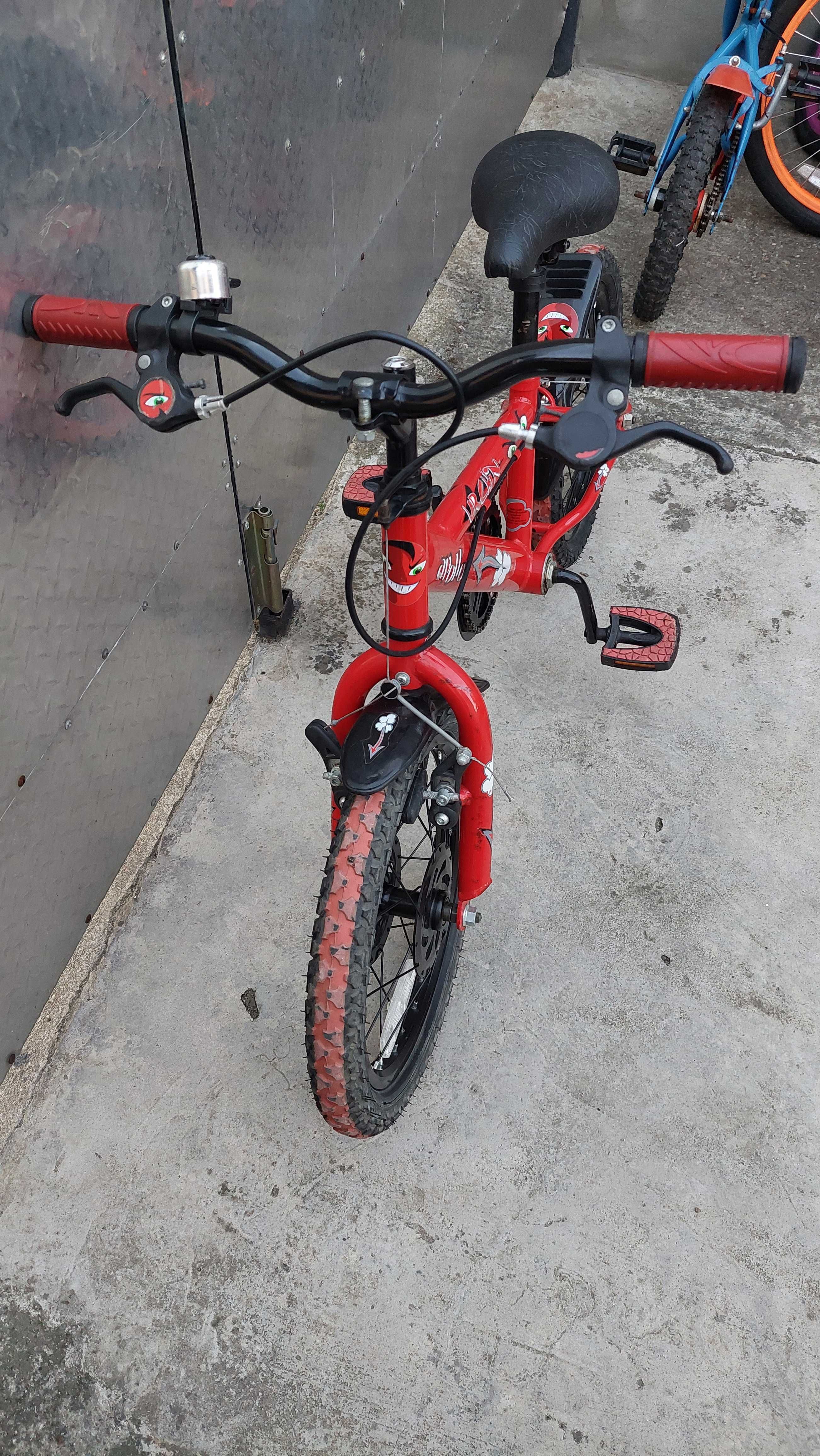 Vind bicicleta in stare foarte buna cu roti de 16 inch