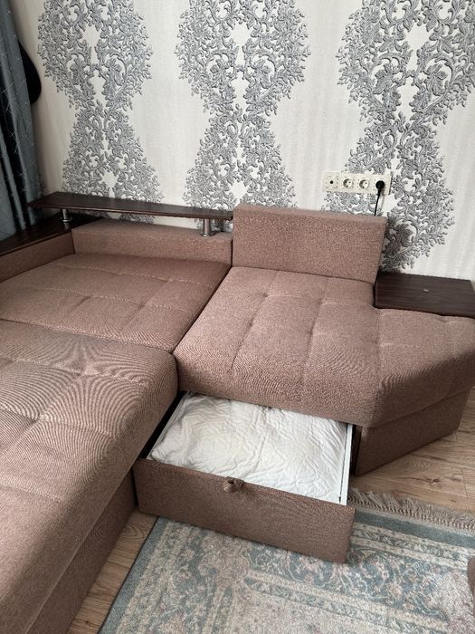Диван в хорошем состоянии