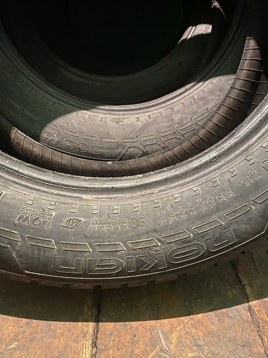Продам зимние шины 235/60/18