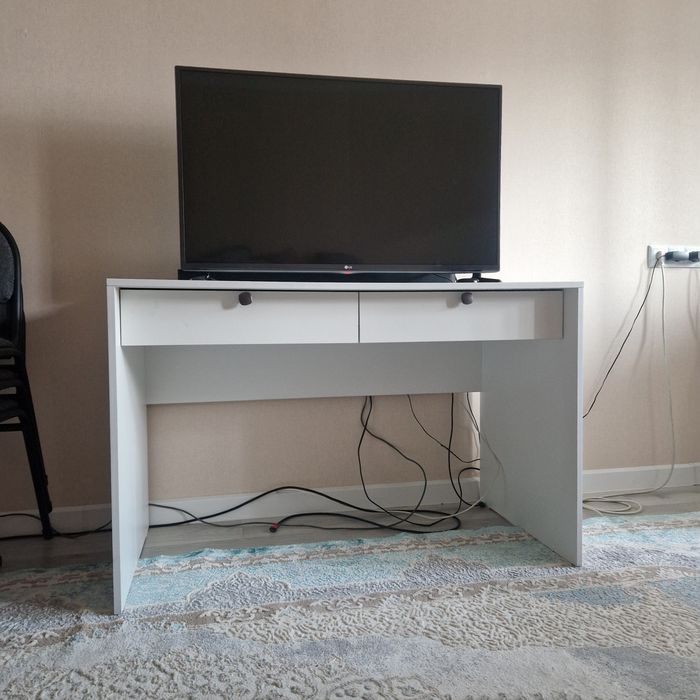 Продам стол б/у в хорошем состоянии