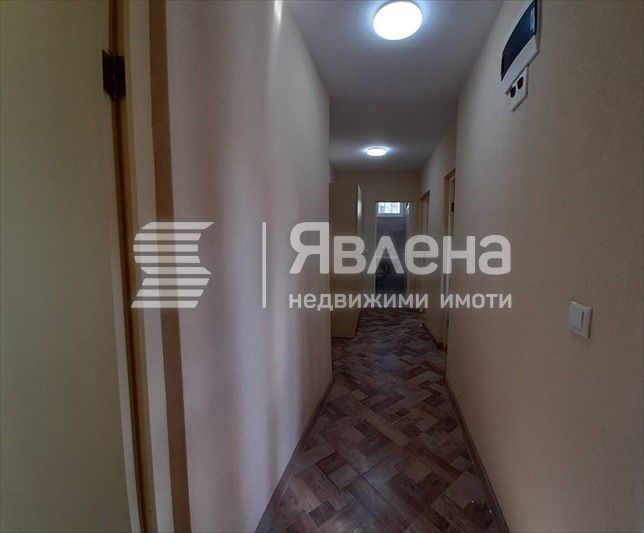 Самостоятелна къща с атрактивна локация!