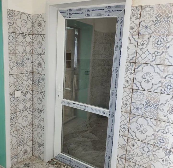 Замена разбитого стекла Изготовление окон дверей откосы подоконники