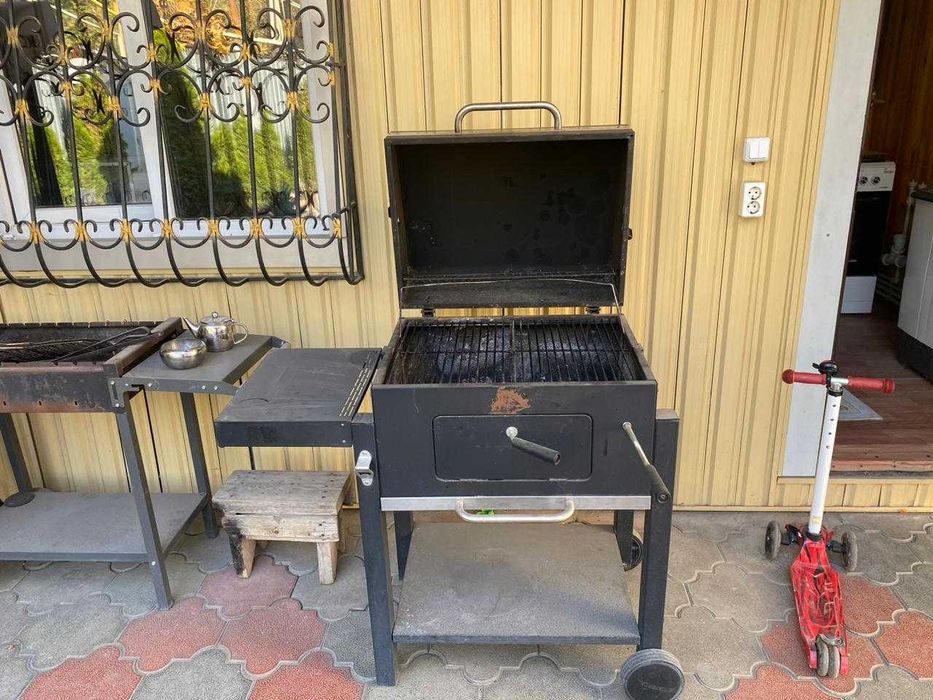 Мангал-барбекью в отличном состоянии
