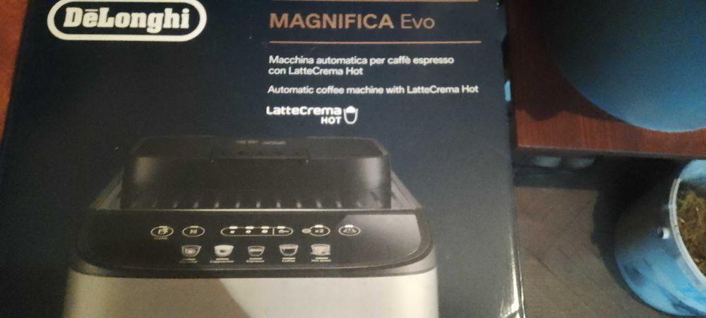 Delonghi Magnifica Evo кафе автомат неизползван