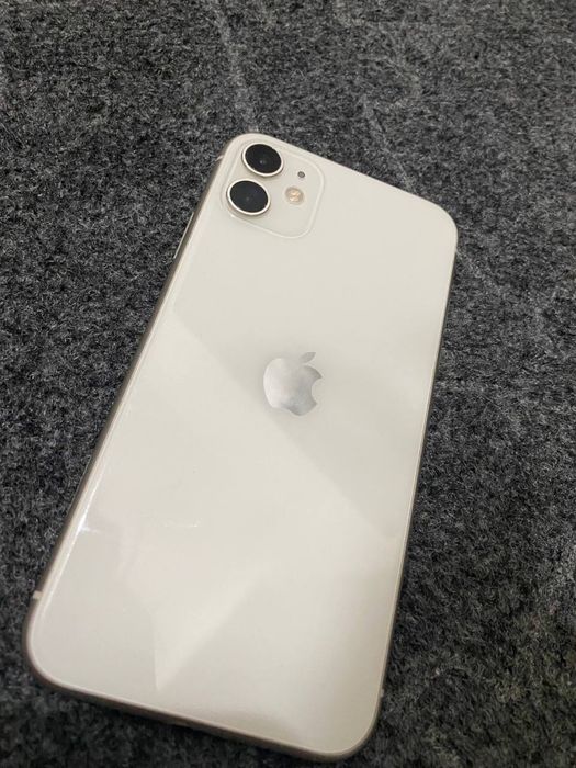 IPhone 11 holati yaxshi bo’lib to’lashga beriladi
