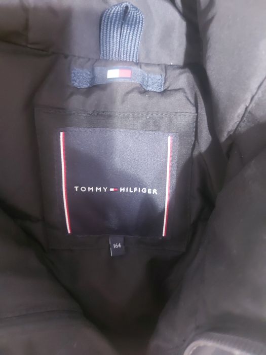 Geaca cu gluga tommy hilfiger